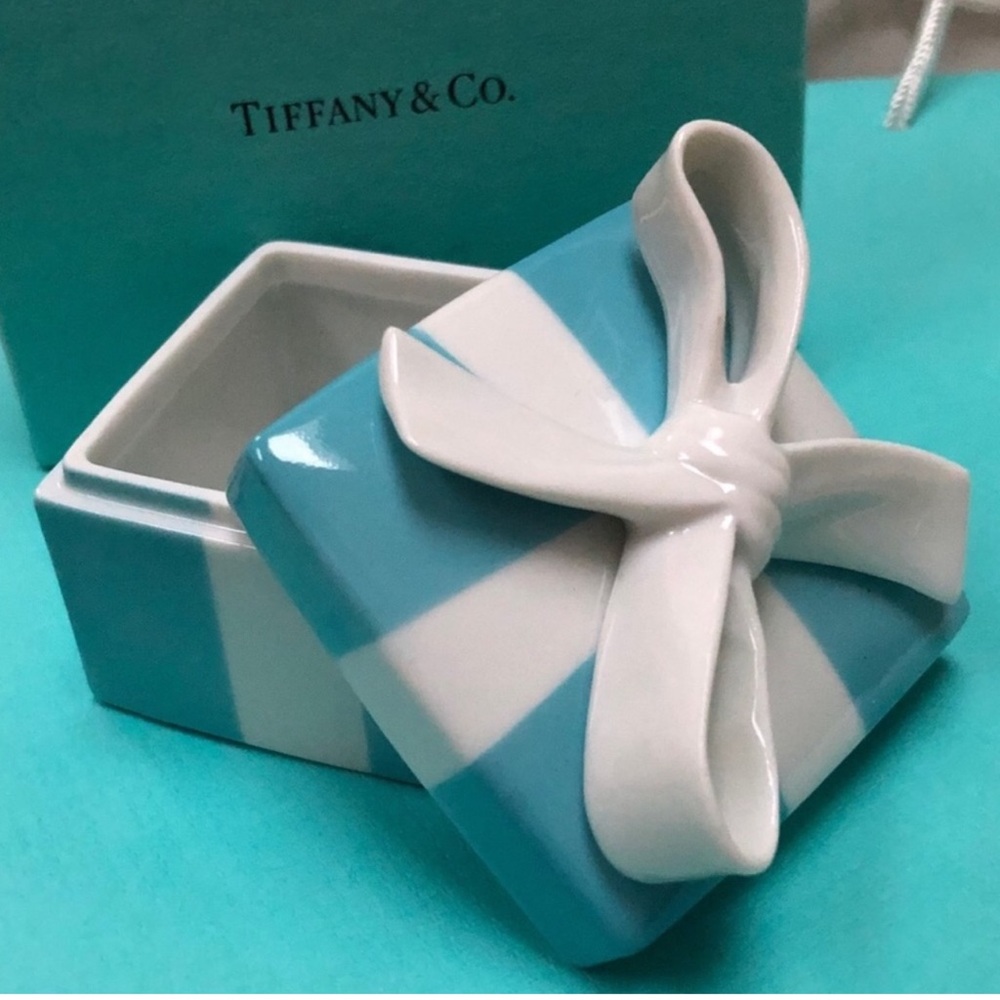 🔴Authentic TIFFANY & CO Vintage Blue Enamel Trinket Box❤️🔴